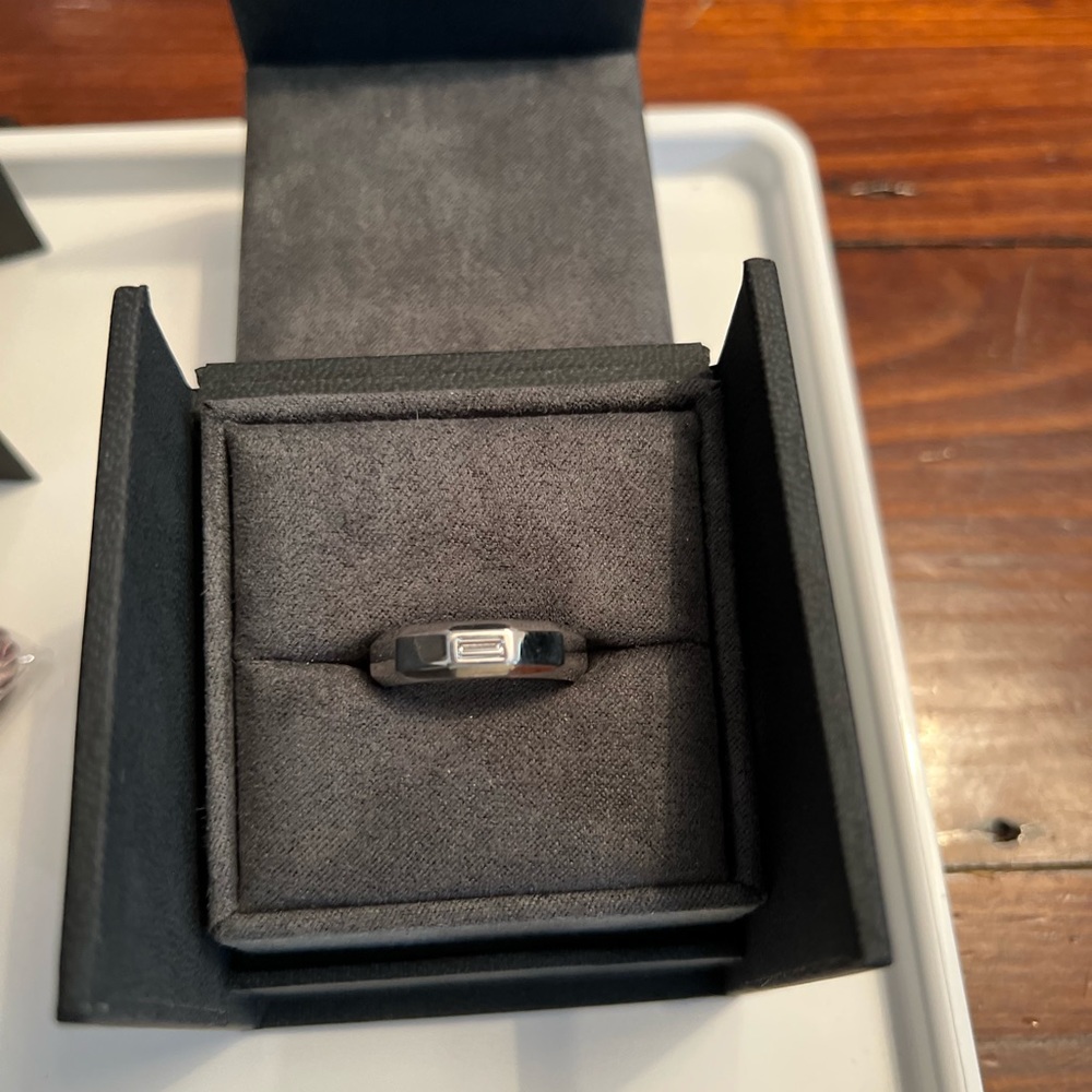 David Yurman Faceted Diamond Band in White Gold, Size 9 - Picture 5 of 6